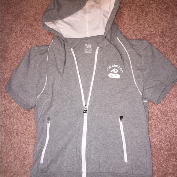 white nike short sleeve hoodie